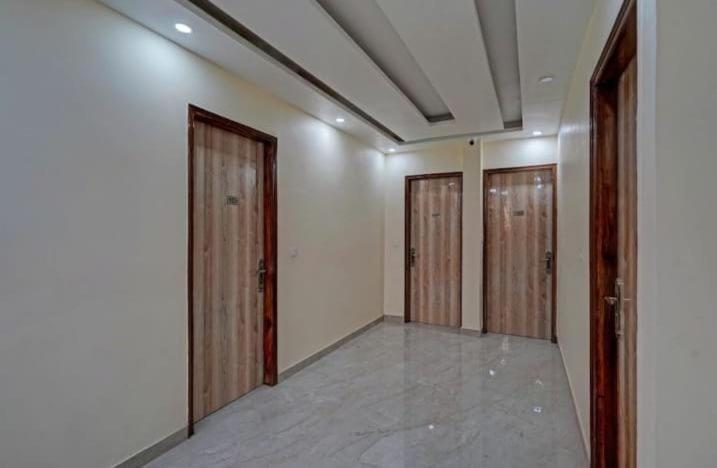 Shourya Hotel And Banquet Нойда Экстерьер фото